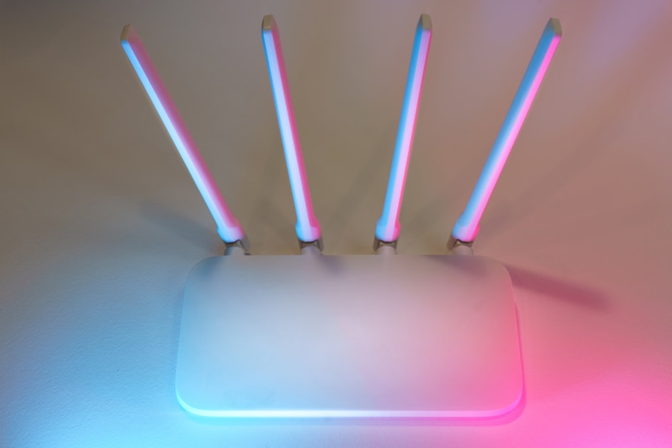 wireless network equipment home router — Mesh WiFi vs Kích Sóng WiFi - Cái Nào Tốt Hơn?