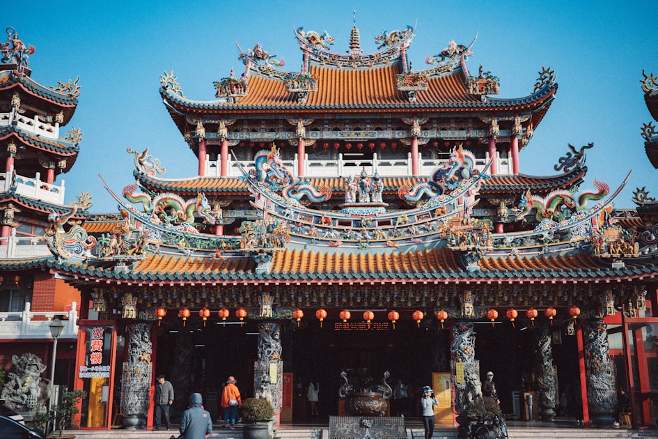 A beautiful, ornate traditional temple with red accents — Quẻ Phong Thiên Tiểu Súc - Luận Số Điện Thoại Kinh Dịch