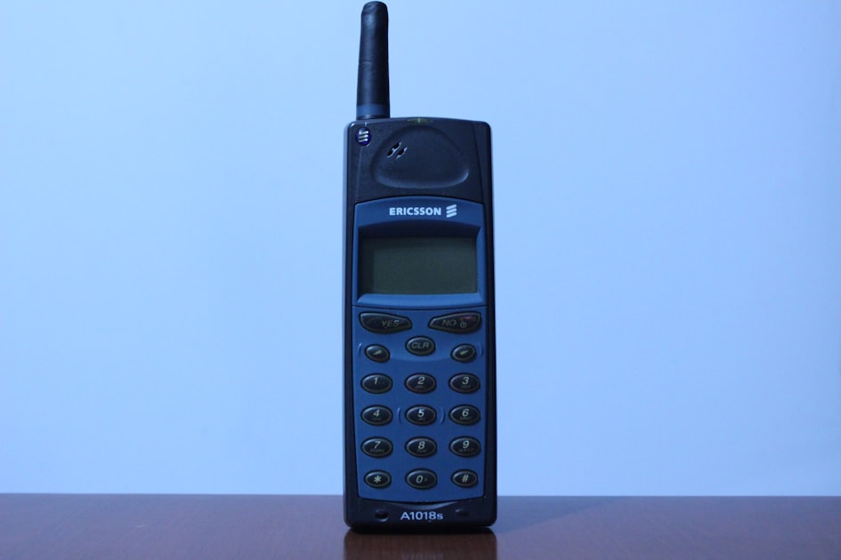 Old cell phone, Ericsson A1018s, Mohammadjavad Asgharikolahi — Sim Viettel 150K Đầu 08x — Có Gì Đặc Biệt?